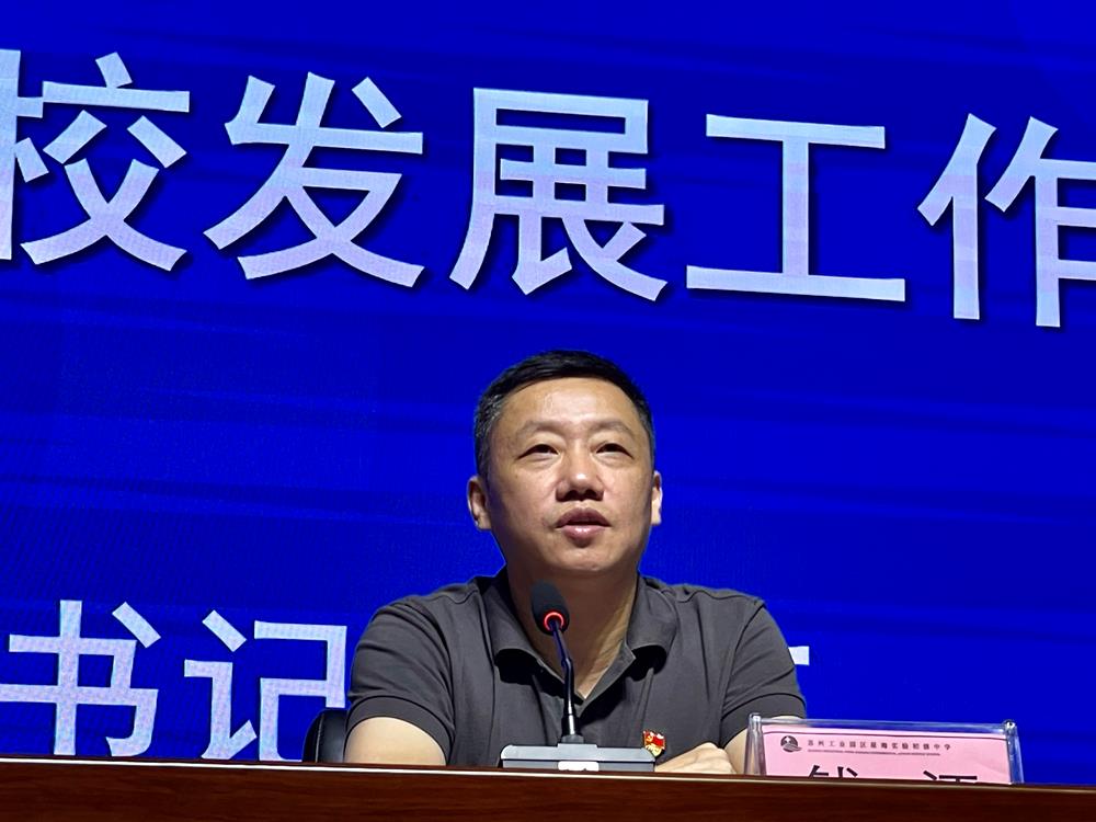 edf800f676a5476783a1fb68bde3473e.jpg