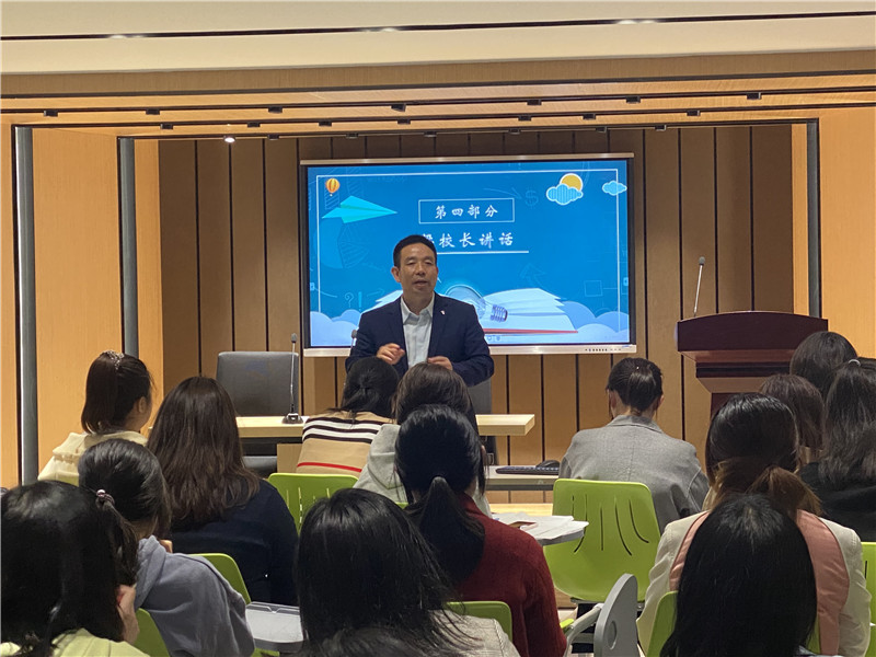 4梁校长讲话.JPG