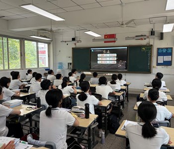 竞逐乾坤耀星海，挥毫春秋续华章——记星海实验初级中学初三学生大会
